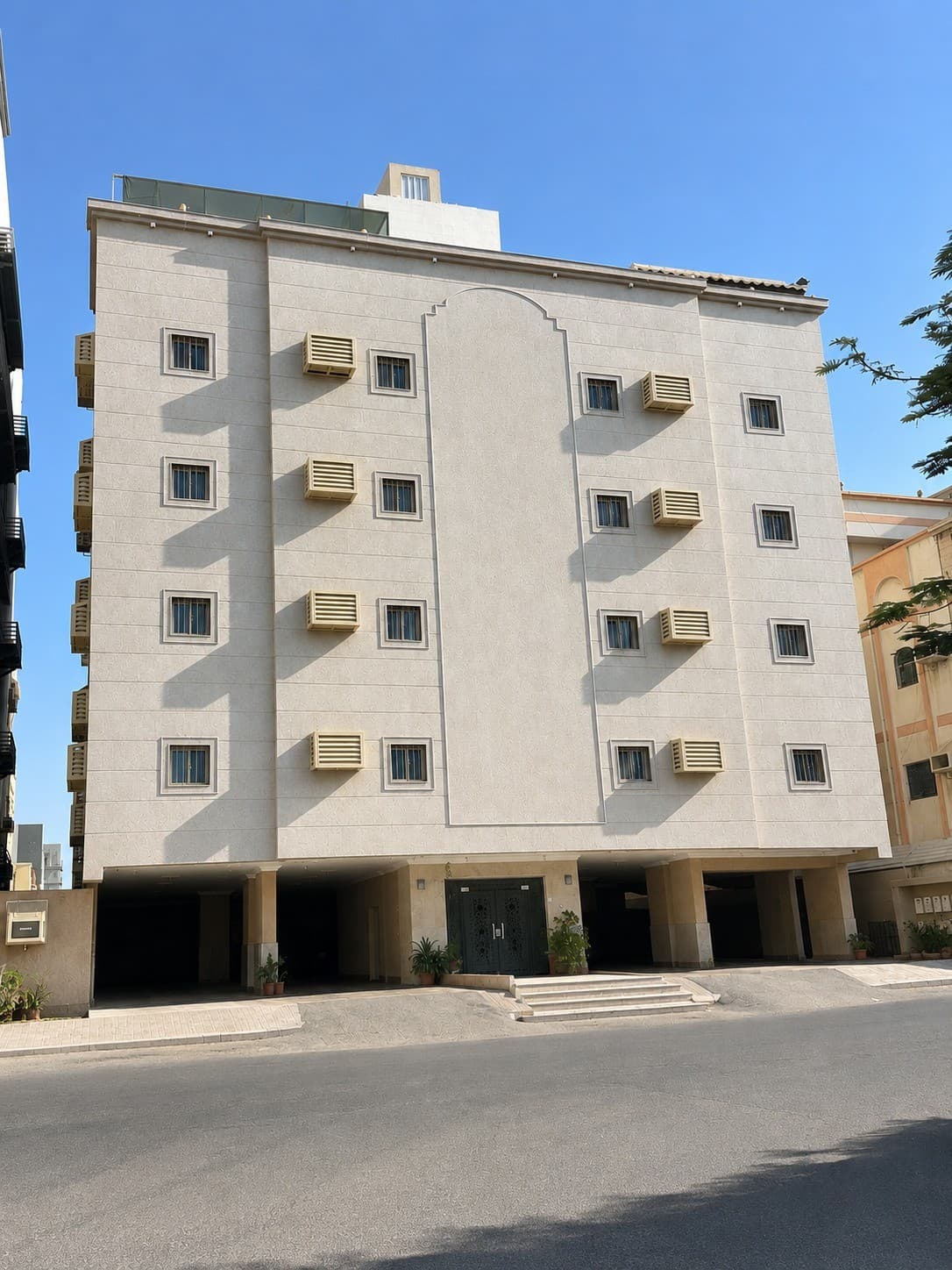 واجهة مبنى سكني نفذته بنياكور في حي النزهة، جدة